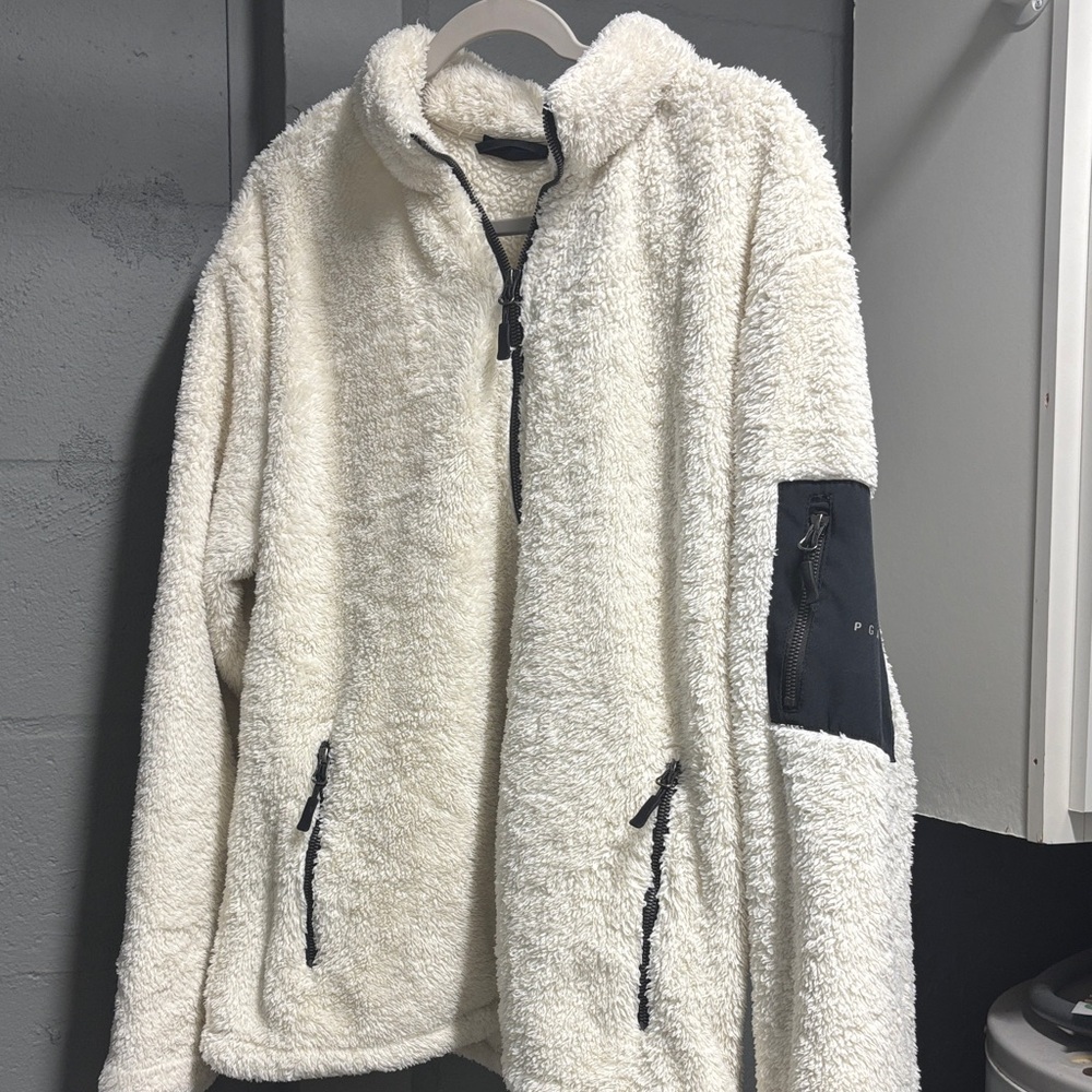 PGA Tour Cozy White Sherpa Jacket with Black Accents
